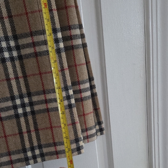 Burberry Beige Plaid A-Line Skirt - Picture 2 of 16